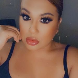 Meet your Posher, Claudia